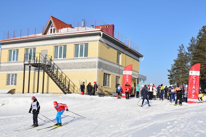 Базой проведения лыжной и силовой части спартакиады стали физкультурно-оздоровительная база южнее деревни Берёзовки и физкультурно-оздоровительный комплекс «Чемпион».