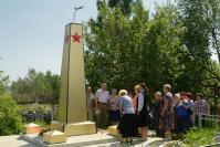 Посещение мемориала на братской могиле погибших летчиков на кладбище р.п. Выездного